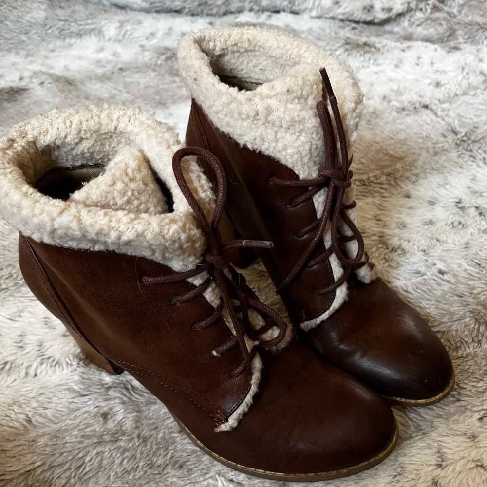 Restricted fur lined ankle booties - Picture 2 of 5
